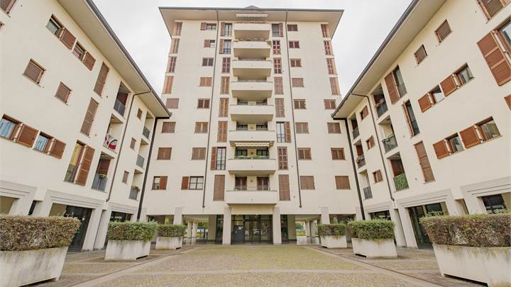 TRILOCALE DOPPI SERVIZI