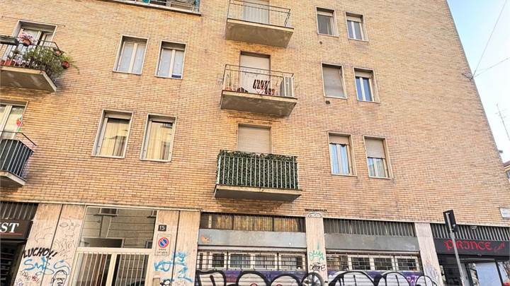 MONOLOCALE RISTRUTTURATO NAVIGLI PIANO ALTO