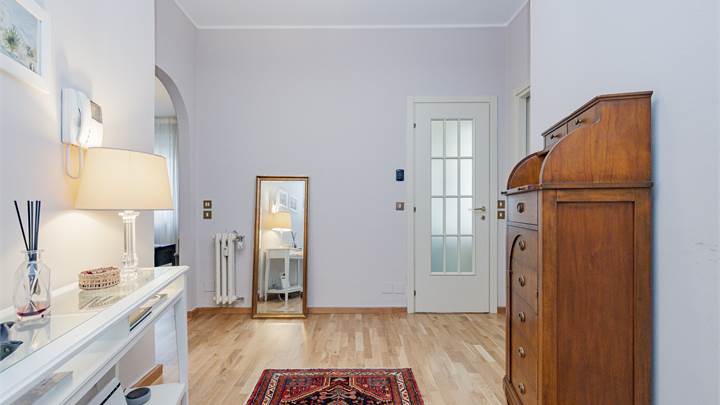  BILOCALE ARREDATO IN POSIZIONE STRATEGICA - POSSIBILITA' AFFITTO BREVE