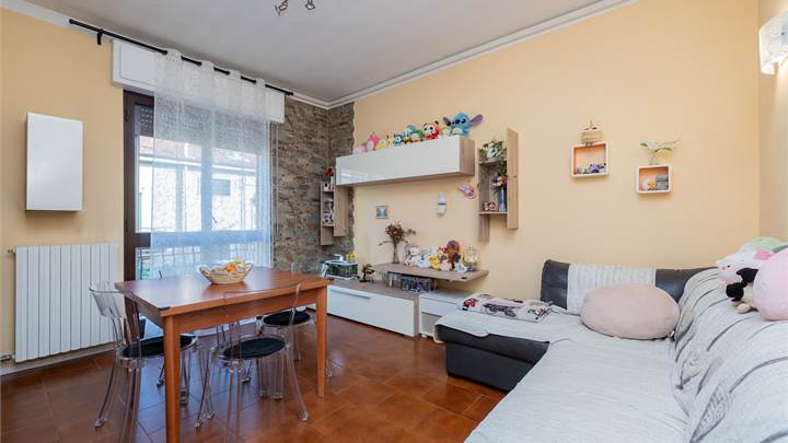 BILOCALE ULTIMO PIANO
